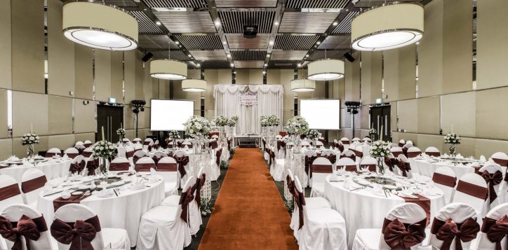 ballroom-full-wedding-set-up-low-2