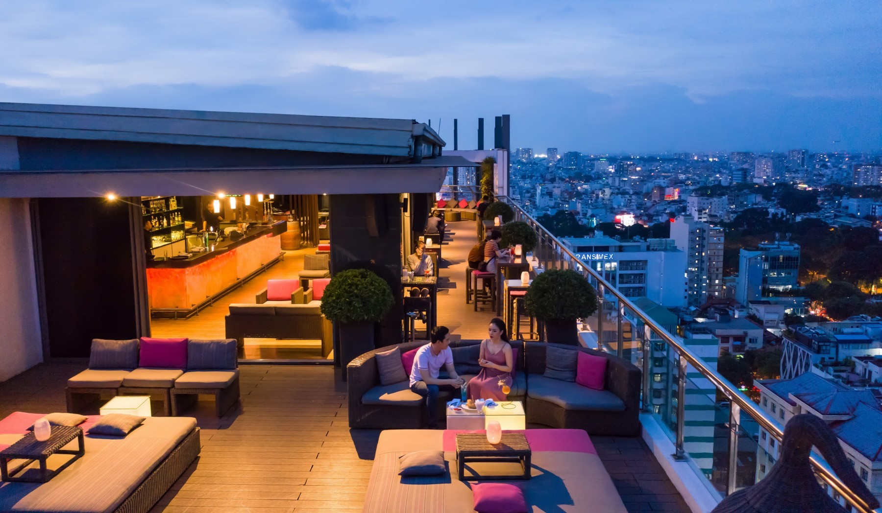 On Top Bar - Du Ngoạn Sài Gòn Từ Tầng Cao | Novotel Saigon Centre