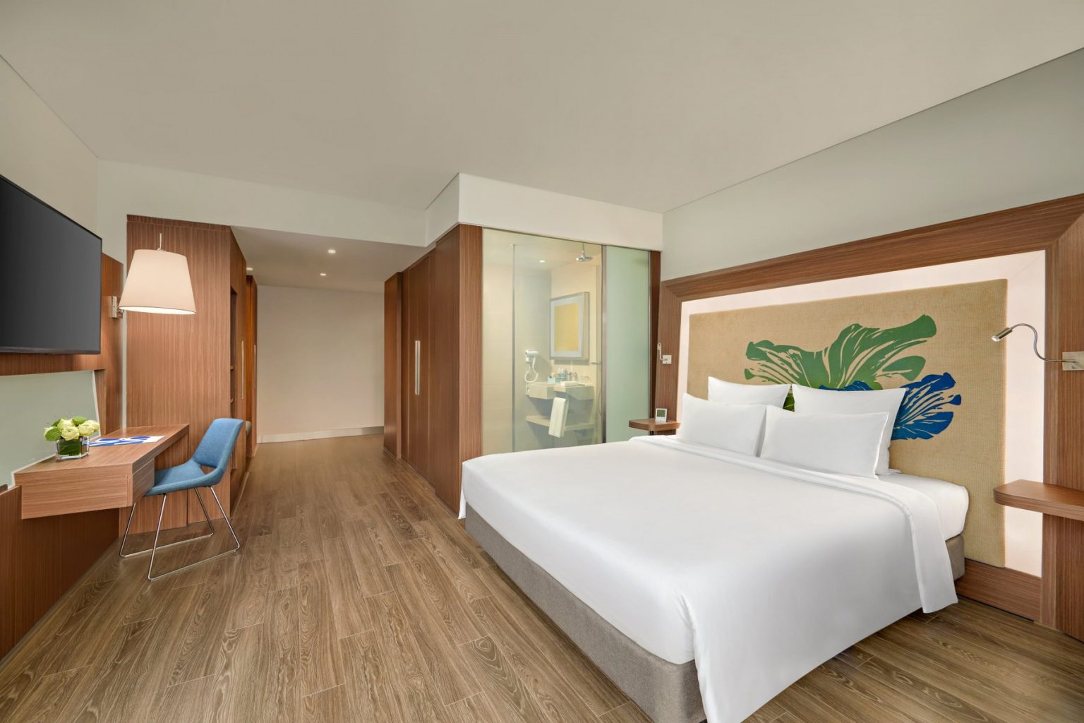 DELUXE ROOM, 1 King Bed - Novotel Saigon Centre | Business Hotel