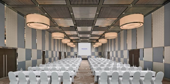 Meeting-Champagne-Ballroom-2-min.jpg