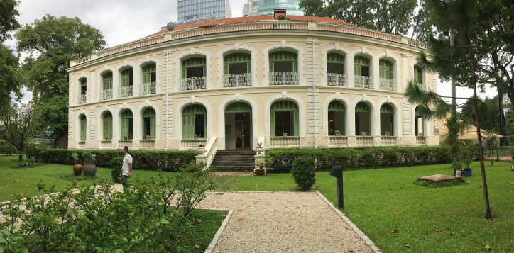 top-premium-hotels-near-the-french-consulate-in-district-3