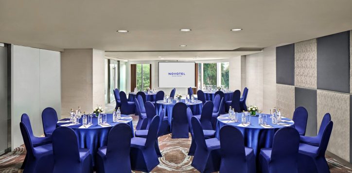 meeting-burgundy-1.jpg
