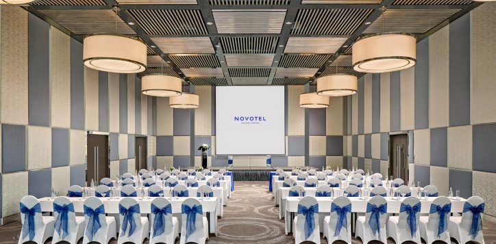 meeting-champagne-ballroom-1.jpg