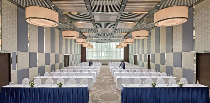meeting-champagne-ballroom-3.jpg