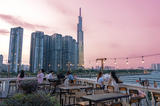Chang Vang Rooftop